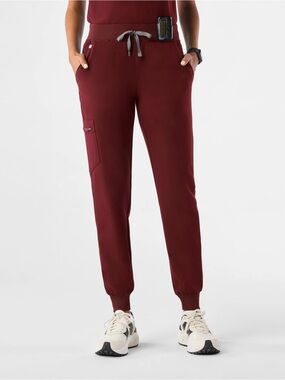 Figs Women’s Scrub Pant High Waisted Zamora Jogger Scrub Pant Burgundy Size XS